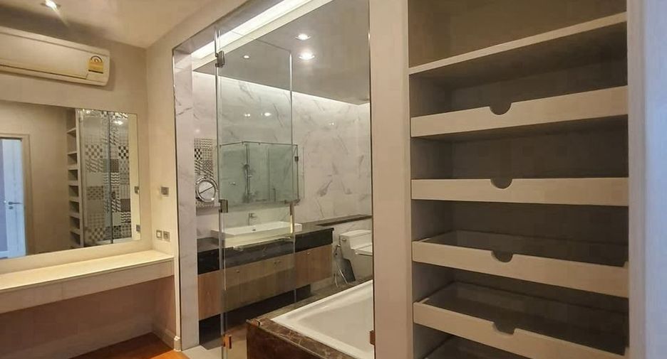 Condo en alquiler de 3 habitaciones en Bang Kapi, Bangkok