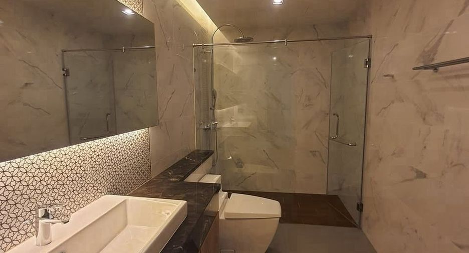 Condo en alquiler de 3 habitaciones en Bang Kapi, Bangkok
