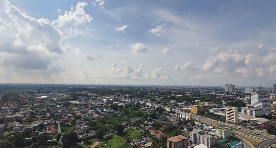 Condo en alquiler de 3 habitaciones en Bang Kapi, Bangkok