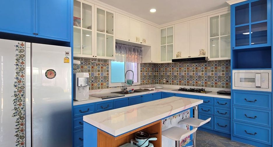 For sale 5 ベッドルーム house in Huay Yai, Pattaya
