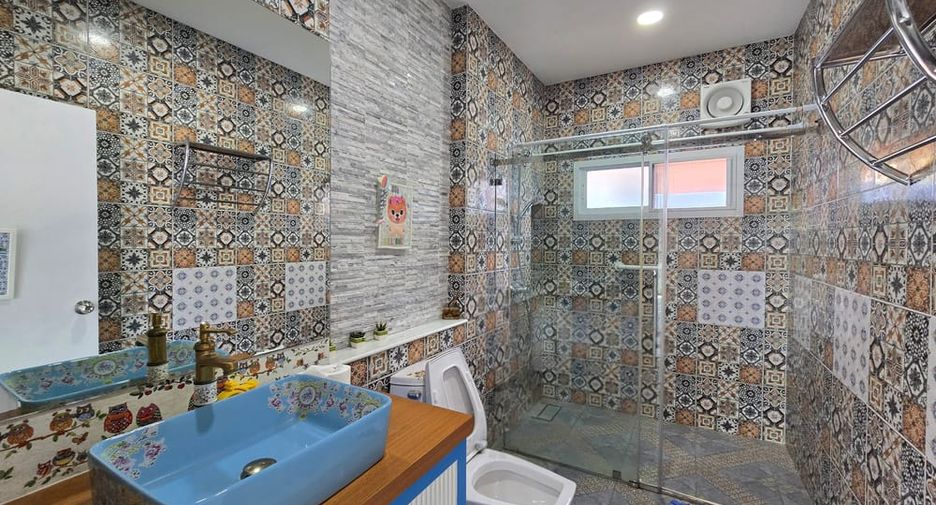 For sale 5 ベッドルーム house in Huay Yai, Pattaya