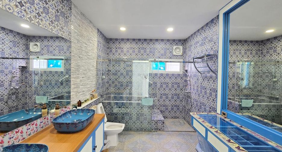 For sale 5 ベッドルーム house in Huay Yai, Pattaya