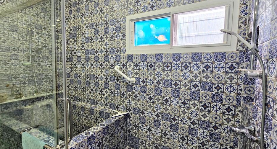 For sale 5 ベッドルーム house in Huay Yai, Pattaya