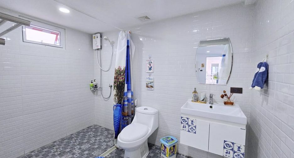 For sale 5 ベッドルーム house in Huay Yai, Pattaya