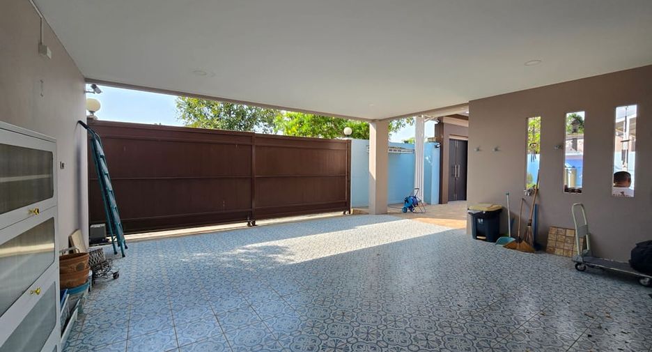 For sale 5 ベッドルーム house in Huay Yai, Pattaya