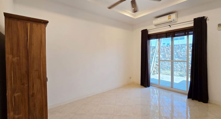 For sale 5 bedrooms villa in Bang Lamung, Chonburi