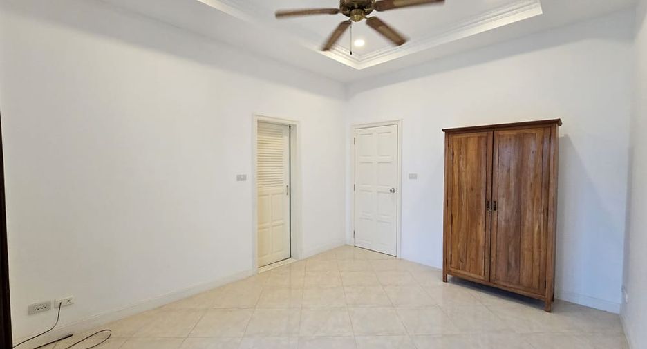 For sale 5 bedrooms villa in Bang Lamung, Chonburi