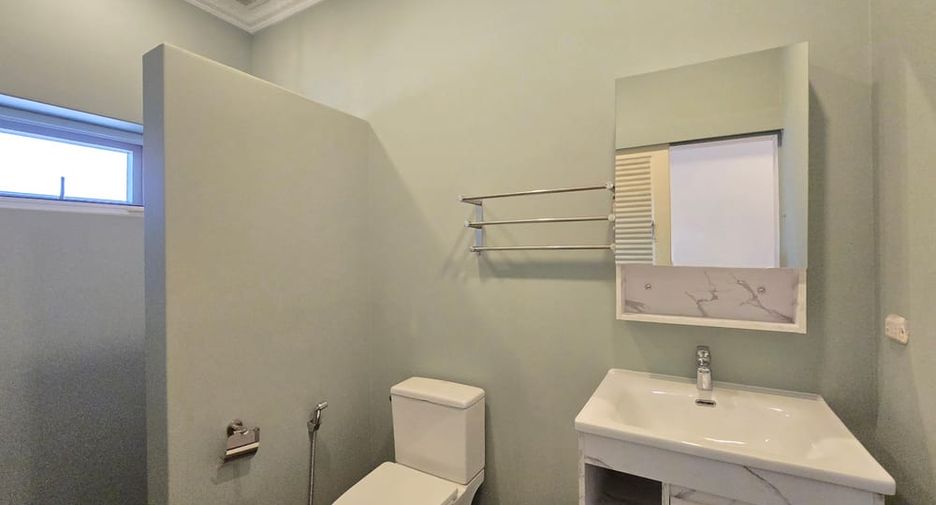 For sale 5 bedrooms villa in Bang Lamung, Chonburi