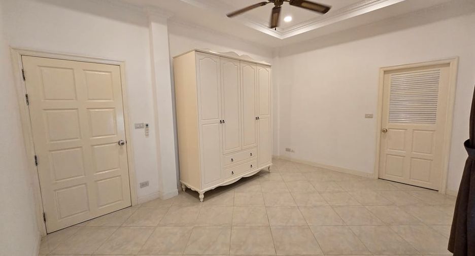 For sale 5 bedrooms villa in Bang Lamung, Chonburi