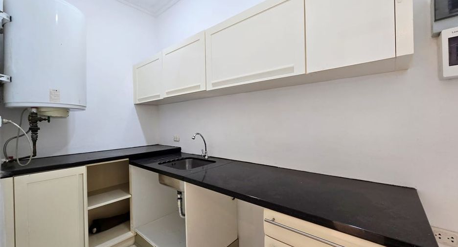 For sale 5 bedrooms villa in Bang Lamung, Chonburi