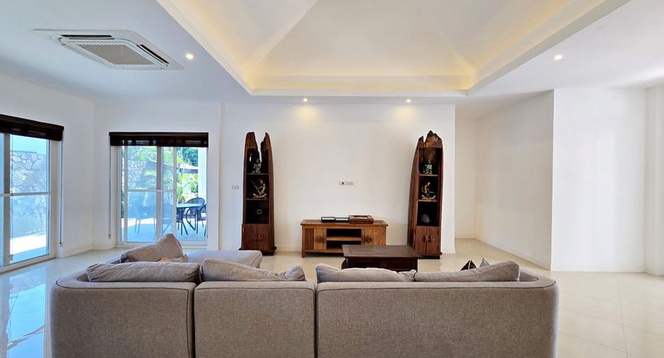 For sale 5 bedrooms villa in Bang Lamung, Chonburi