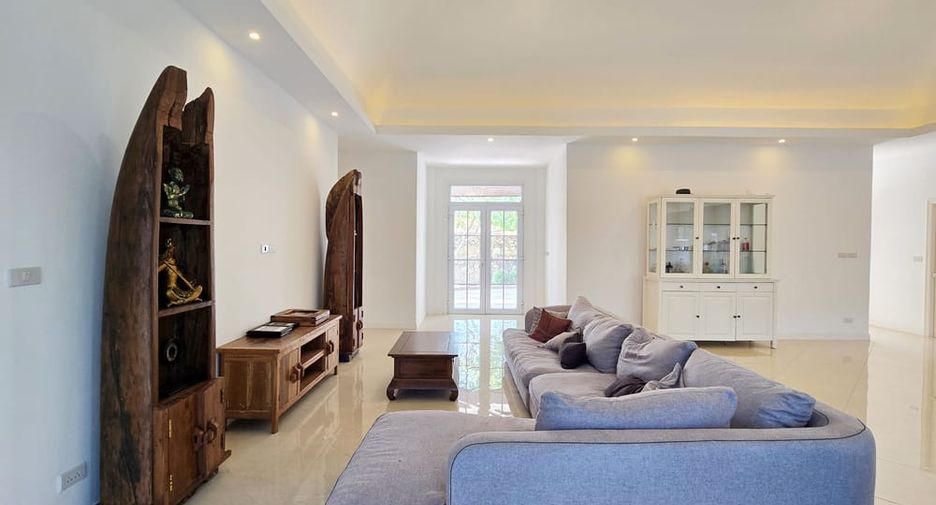 For sale 5 bedrooms villa in Bang Lamung, Chonburi