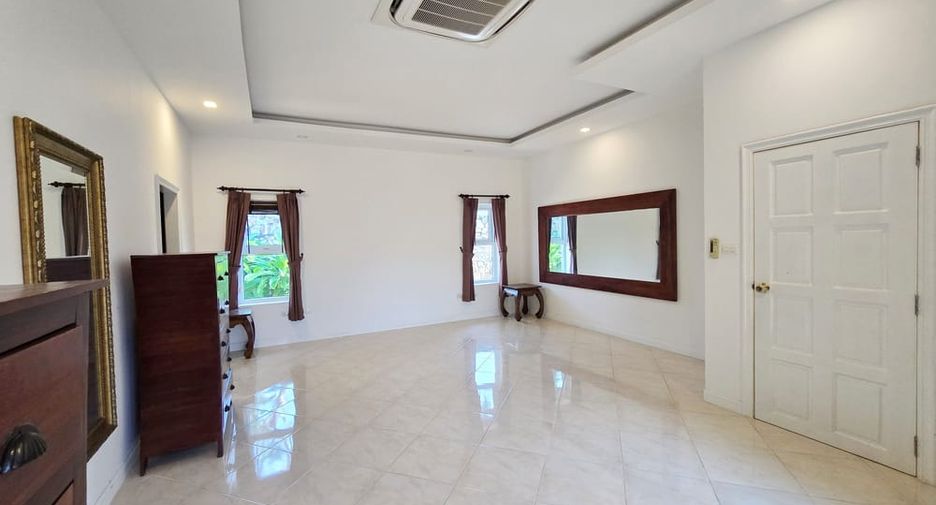 For sale 5 bedrooms villa in Bang Lamung, Chonburi