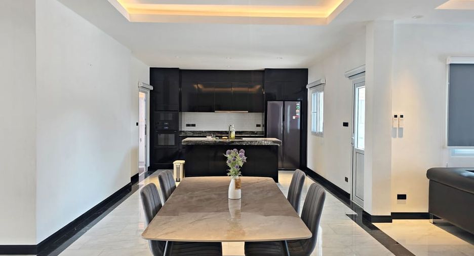 Villa zum Kauf mit 3 Zimmer in Bang Lamung, Chonburi
