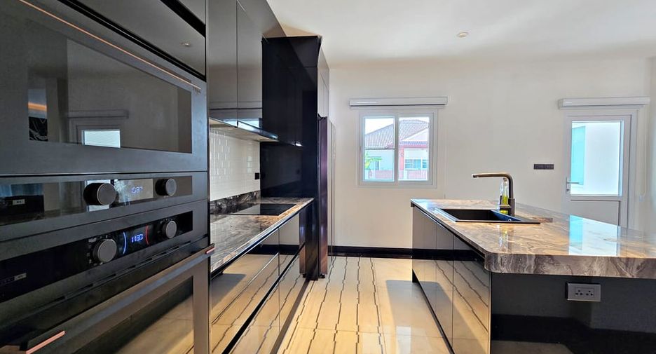 Villa zum Kauf mit 3 Zimmer in Bang Lamung, Chonburi