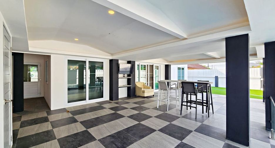 Villa zum Kauf mit 3 Zimmer in Bang Lamung, Chonburi