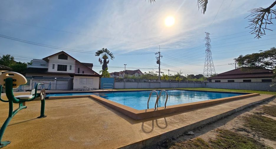 Villa zum Kauf mit 3 Zimmer in Bang Lamung, Chonburi