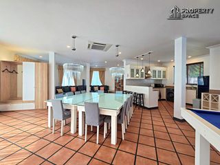 Villa en alquiler de 4 habitaciones en Bang Lamung, Chonburi