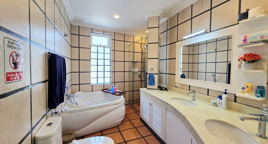 Villa zur Miete mit 4 Zimmer in Bang Lamung, Chonburi