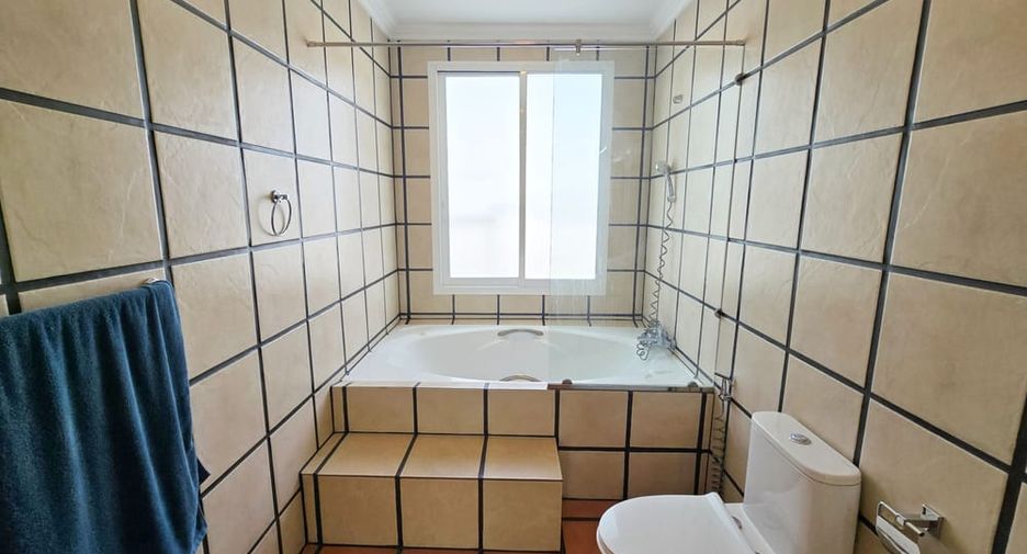 Villa zur Miete mit 4 Zimmer in Bang Lamung, Chonburi