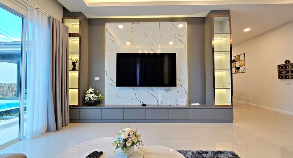 For sale 3 bedrooms villa in Huay Yai, Pattaya