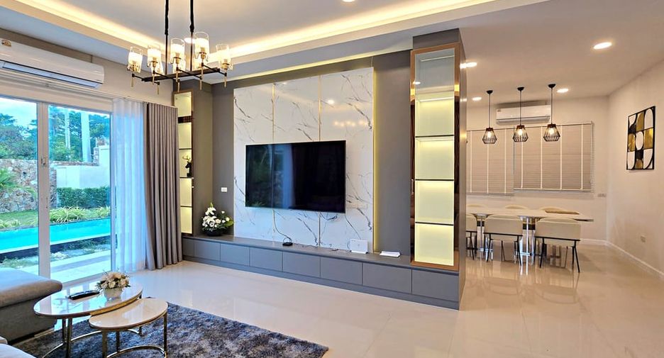For sale 3 bedrooms villa in Huay Yai, Pattaya