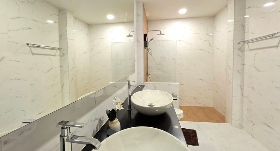 For sale 3 bedrooms villa in Huay Yai, Pattaya
