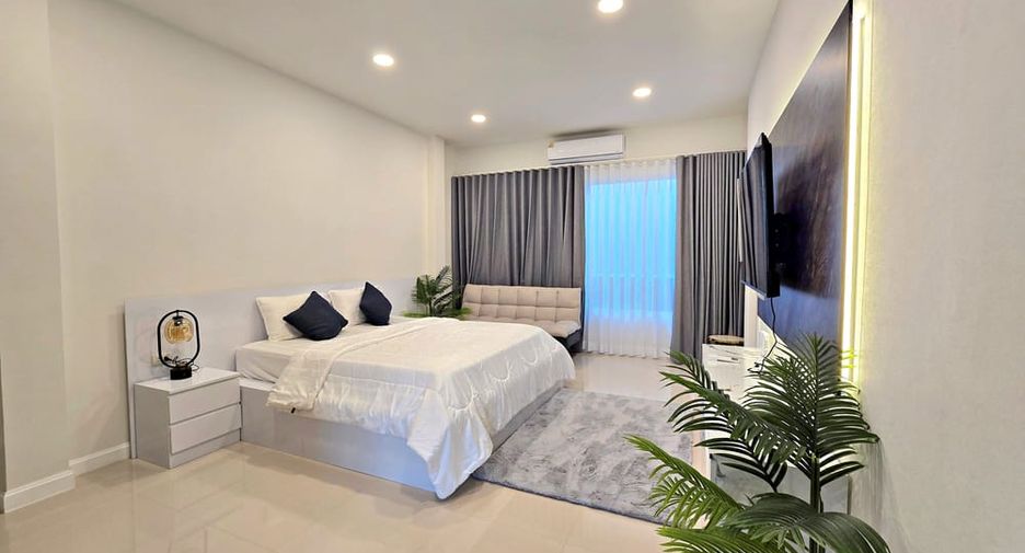 For sale 3 bedrooms villa in Huay Yai, Pattaya
