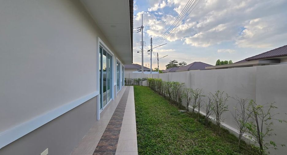 For sale 3 bedrooms villa in Huay Yai, Pattaya