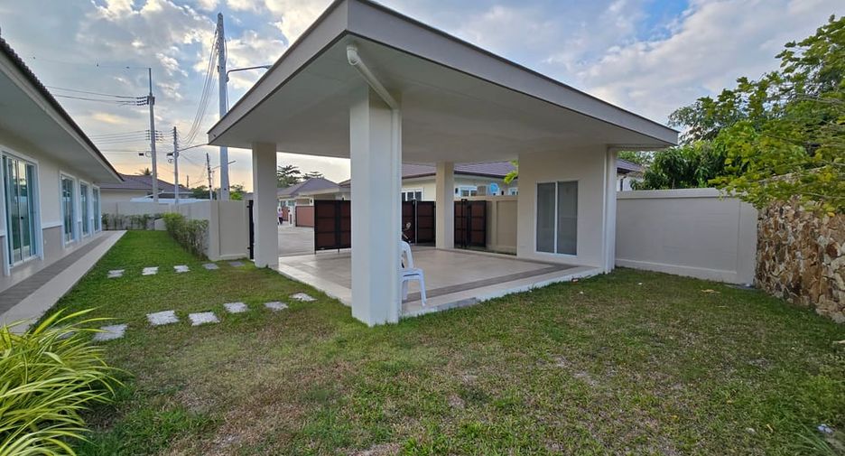 For sale 3 bedrooms villa in Huay Yai, Pattaya