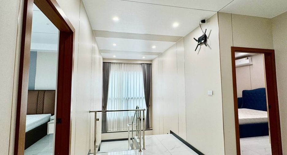 For rent 4 bedrooms villa in Bang Lamung, Chonburi