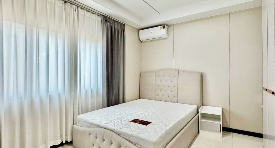 For rent 4 bedrooms villa in Bang Lamung, Chonburi