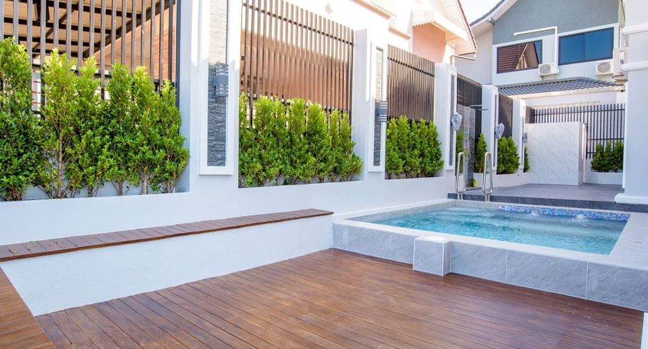 À vendre 4 chambres villa à Bang Lamung, Chonburi