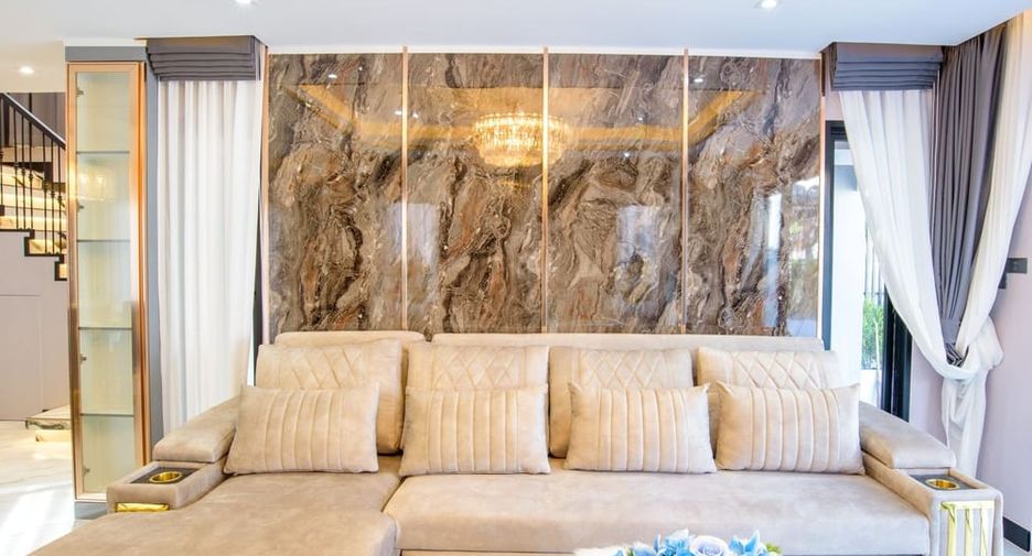À vendre 4 chambres villa à Bang Lamung, Chonburi
