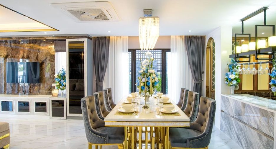 À vendre 4 chambres villa à Bang Lamung, Chonburi