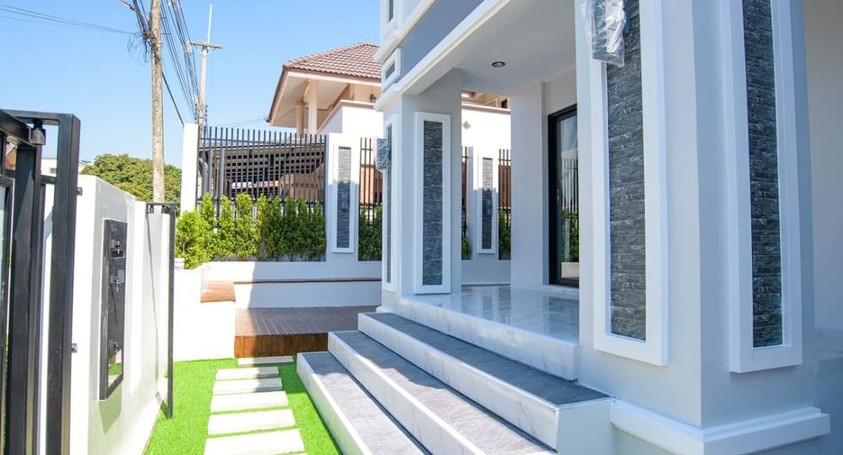 À vendre 4 chambres villa à Bang Lamung, Chonburi