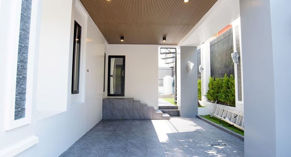À vendre 4 chambres villa à Bang Lamung, Chonburi