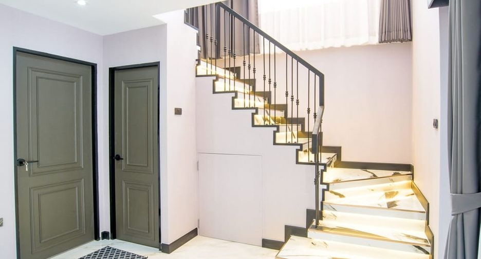 À vendre 4 chambres villa à Bang Lamung, Chonburi