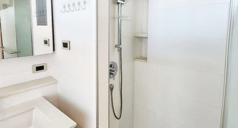 For rent and for sale 1 bed condo in Bang Lamung, Chonburi