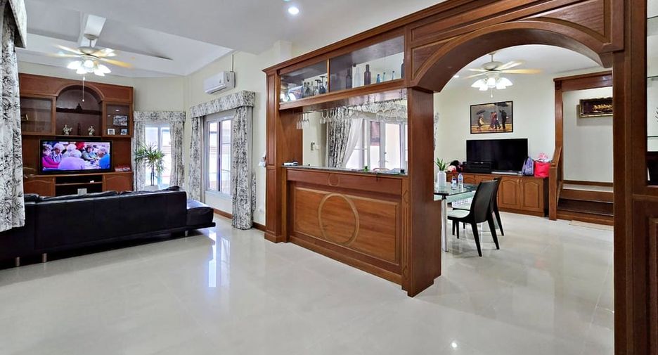 Villa zum Kauf mit 3 Zimmer in Bang Lamung, Chonburi