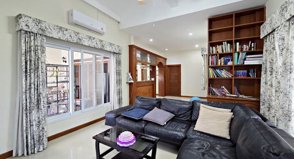 Villa zum Kauf mit 3 Zimmer in Bang Lamung, Chonburi