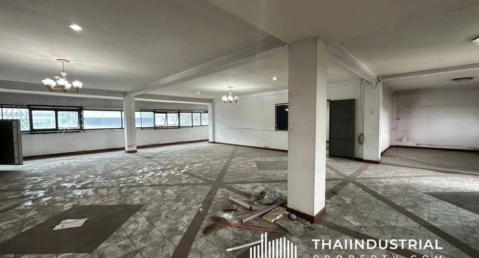 For rent retail Space in Mueang Samut Prakan, Samut Prakan