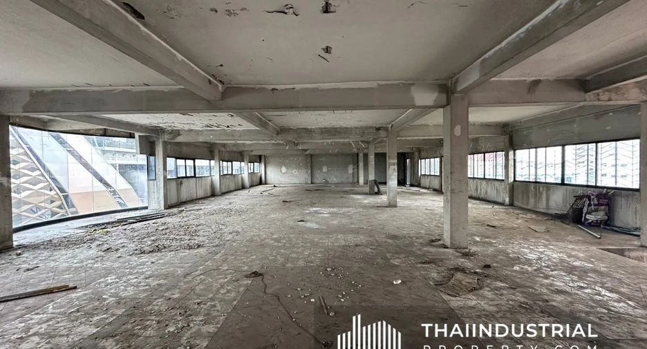 For rent retail Space in Mueang Samut Prakan, Samut Prakan
