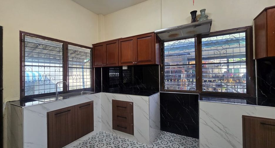 Продажа 3 спальни дом в Банг Ламунг, Чонбури