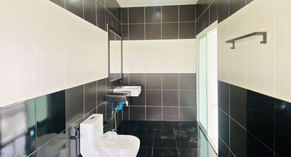 For sale 3 ベッドルーム villa in Huay Yai, Pattaya