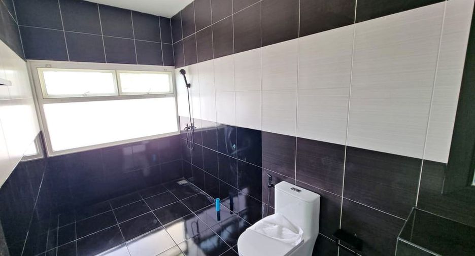 For sale 3 ベッドルーム villa in Huay Yai, Pattaya
