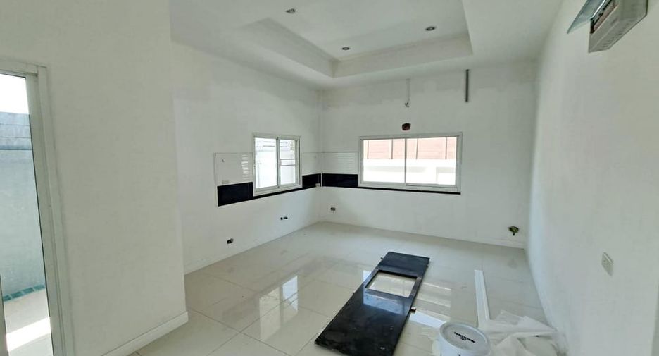 For sale 3 ベッドルーム villa in Huay Yai, Pattaya