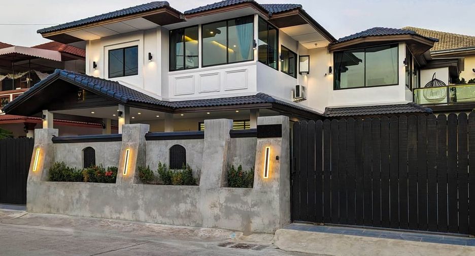 Villa en alquiler de 7 habitaciones en Bang Lamung, Chonburi