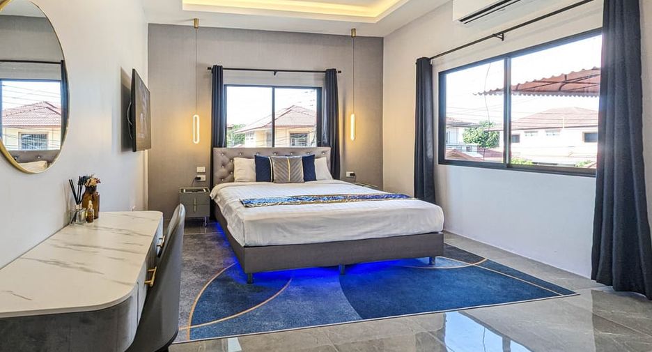 Villa en alquiler de 7 habitaciones en Bang Lamung, Chonburi