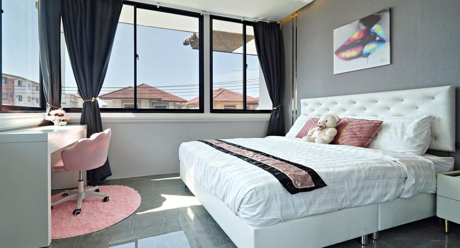 Villa en alquiler de 7 habitaciones en Bang Lamung, Chonburi